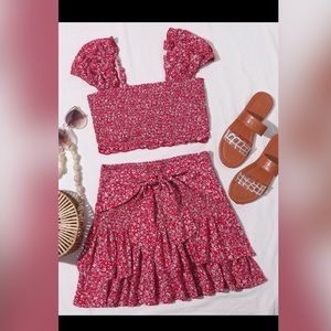 Super cute set, never worn. 😊